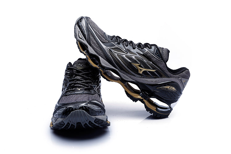 Mizuno Wave Prophecy 6 “Preto/Dourado”